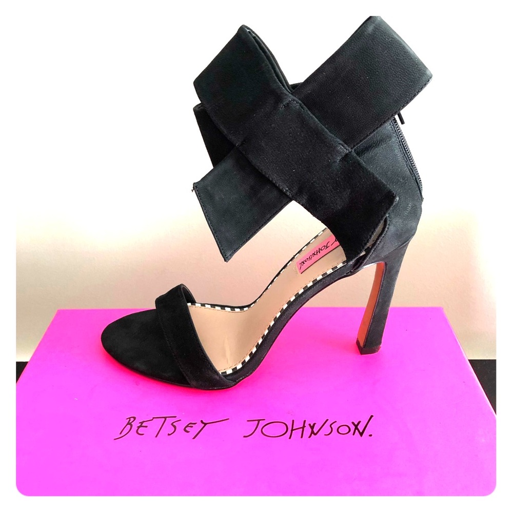 🎀Betsey Johnson black bow heels 🎀